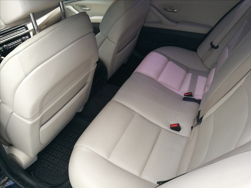 BMW Řada 5 3,0 d M paket - fotka 21 z 26