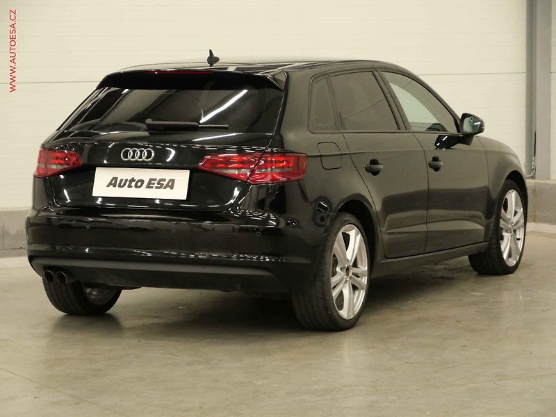 Audi A3 (2014) 2.0TDi, LED, navi, park.asist - fotka 4 z 23