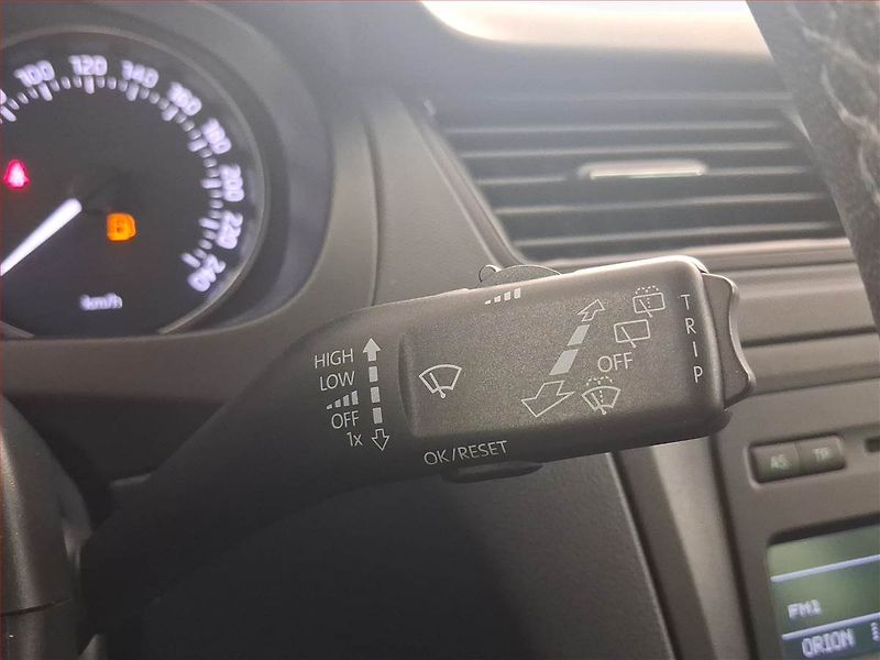 Škoda Rapid (2013) Style 1.2 TSI, ČR,1.maj - fotka 17 z 21