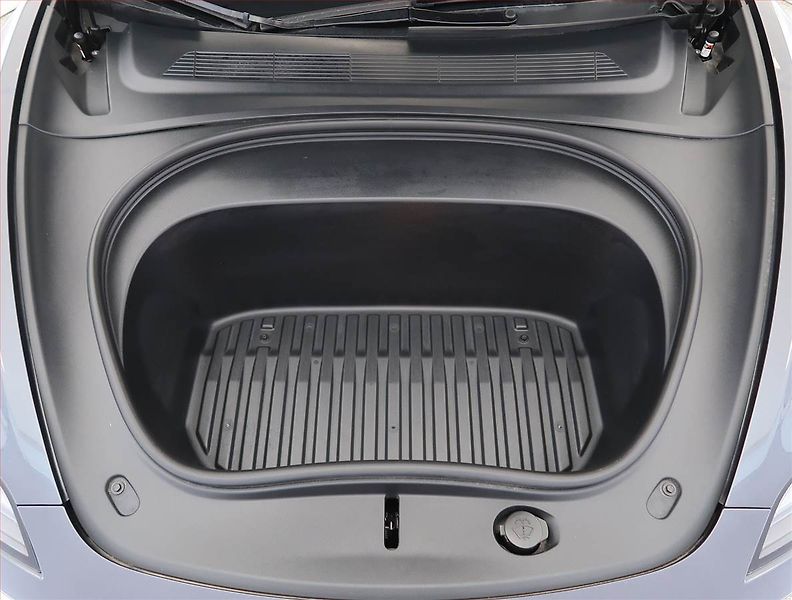Tesla Model 3 (2023) Standard Range 60kWh, SoH 98% - fotka 14 z 32