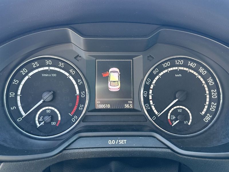 Škoda Octavia (2015) 2.0 TDI DSG RS - fotka 6 z 31