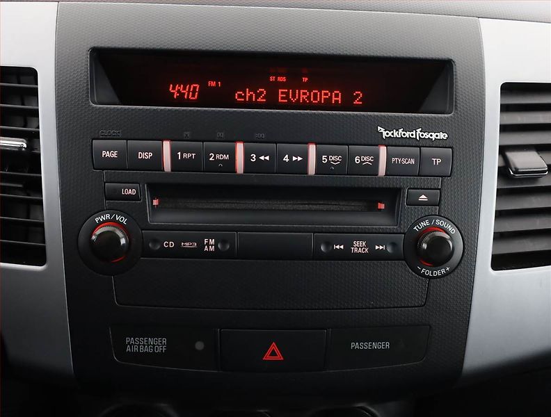 Mitsubishi Outlander (2012) 2.2 DI-D, 4X4, Automat - fotka 14 z 20