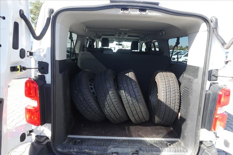 Citroën Jumpy 2,0 HDI  8 MÍST L3H1 KLIMA - fotka 16 z 37