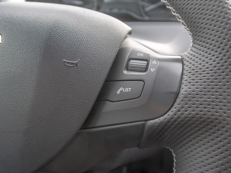 Peugeot 208 (2016) ČR 1.6HDI – PO SERVISU - fotka 16 z 45