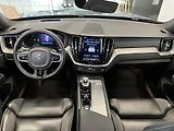 Volvo XC60 B4 FWD Ultimate Dark AT8 - náhled 17