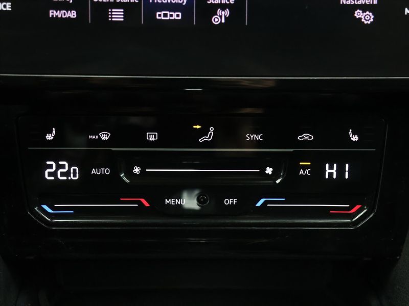 Volkswagen Passat 2,0 TDI 110kW DSG Elegance DPH - fotka 24 z 34
