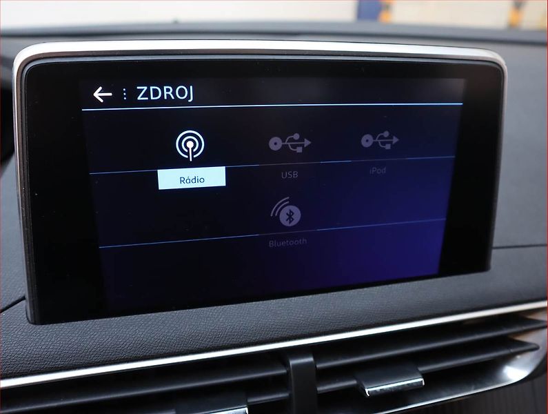 Peugeot 3008 (2019) 1.5 BlueHDi, Automat - fotka 20 z 22