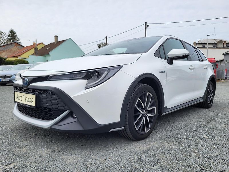 Toyota Corolla 2.0 Hybrid e-CVT 112kW Trek - fotka 29 z 46