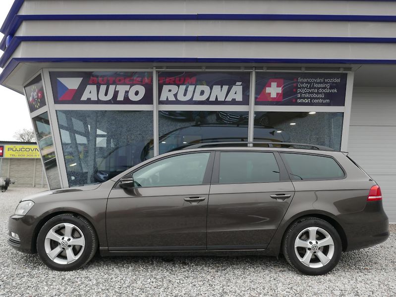 Volkswagen Passat 1,6 TDI 77kW Kombi - fotka 15 z 38