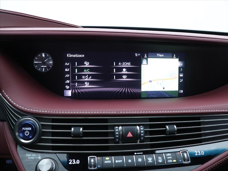 Lexus LS 500h 3,5 HEV 220kW Aut. 4x4 CZ - fotka 27 z 41