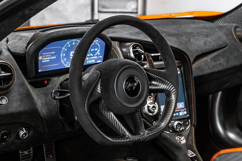 McLaren 765LT LIFT/B&W/MSO/CARBON/BREAKS - fotka 29 z 40
