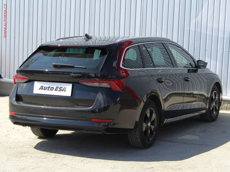 Škoda Octavia (2022) 2.0 TDi, Style, DSG, TZ - fotka 4 z 25