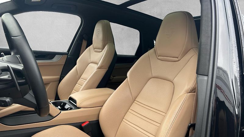 Porsche Cayenne E3 II - fotka 16 z 25