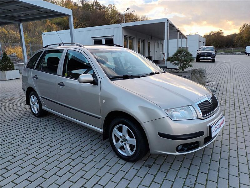 Škoda Fabia 1,4 16V,55KW,ČR,KLIMA,TEMPOMAT - fotka 3 z 35