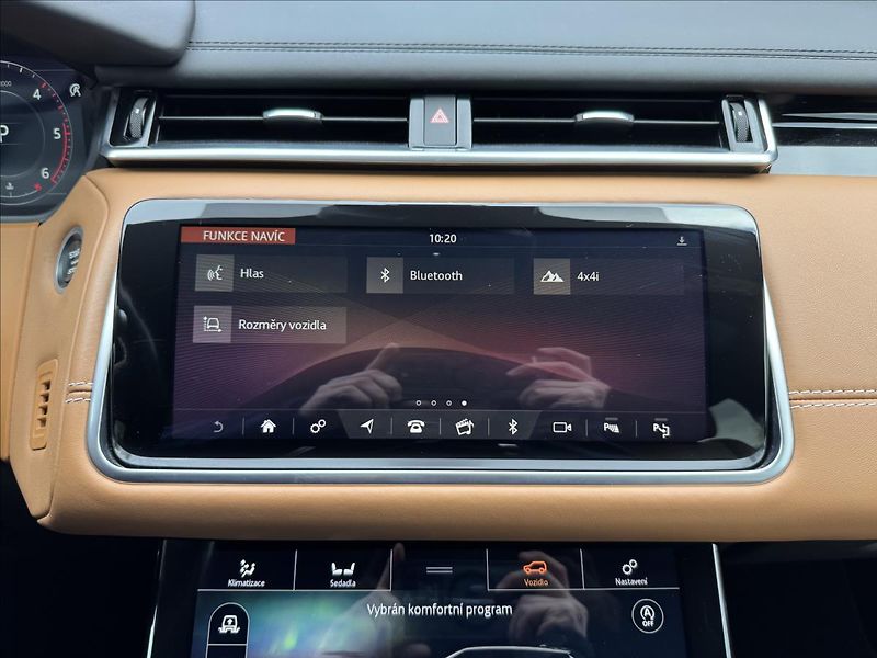 Land Rover Range Rover Velar 3,0 D300 R-DYNAMIC S AWD AT ČR - fotka 19 z 25