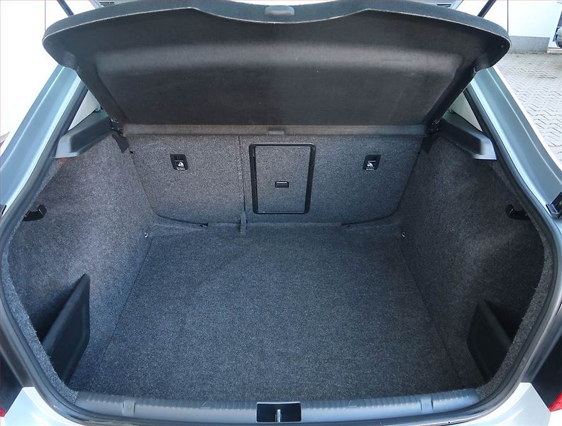 Škoda Rapid (2013) Ambition 1.2 TSI - fotka 13 z 16