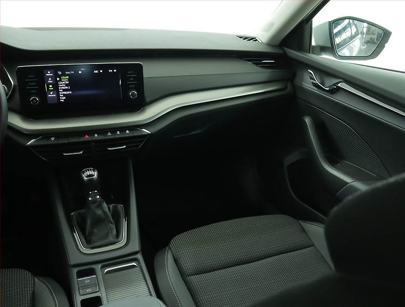 Škoda Octavia (2023) Ambition 2.0 TDI, ČR,1.maj - fotka 8 z 14