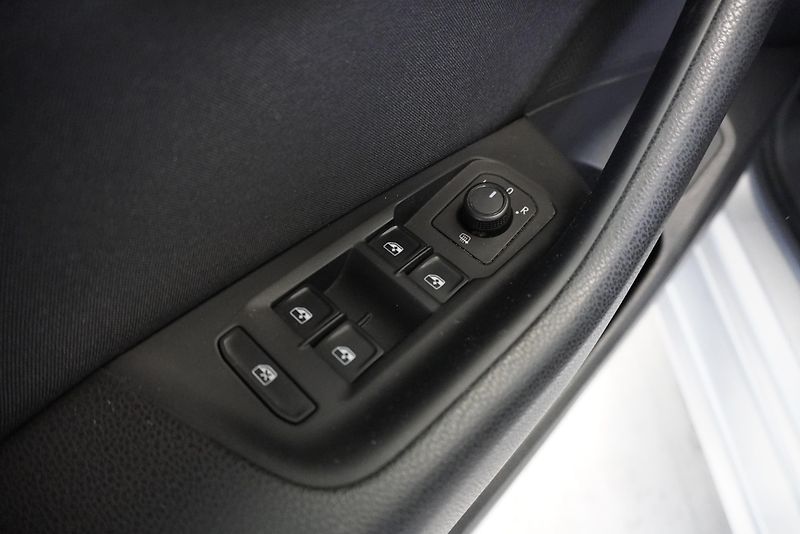 Volkswagen Passat (2019) PASSAT  1,5 TSI FACELIFT AUT. - fotka 11 z 30