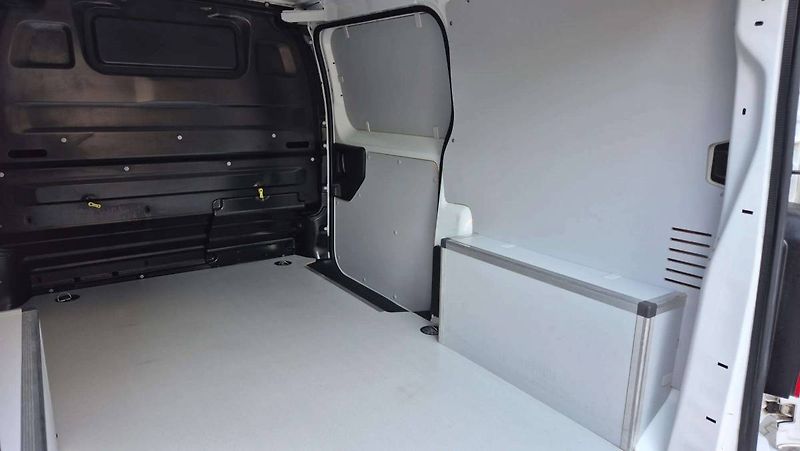 Fiat Scudo L1H1 2.0Mjet 106kW/145k MT6 - fotka 38 z 52