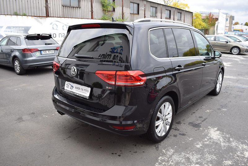 Volkswagen Touran (2017) 1.4TSI 110kw HIGHLINE BMT WEBA - fotka 8 z 51