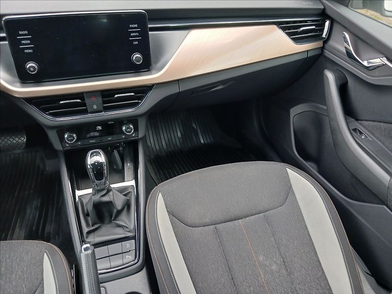 Škoda Scala 1,5 TSI 110kW DSG7, PANORAMA - fotka 10 z 24