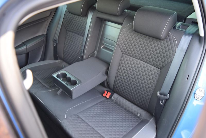 Škoda Rapid (2016) 1.2TSI 81kw AMBITION PANO OPS  - fotka 15 z 45