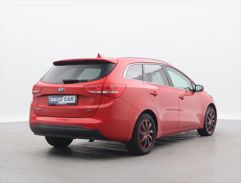 Kia Ceed 1,6 CRDI 100kW CZ Comfort Navi - fotka 7 z 30