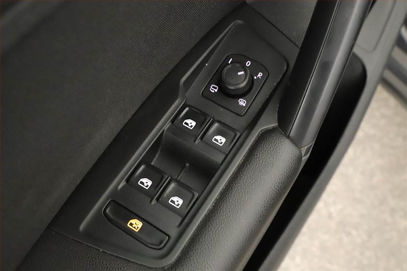 Volkswagen Tiguan (2022) 1.4 TSI eHybrid - fotka 17 z 19