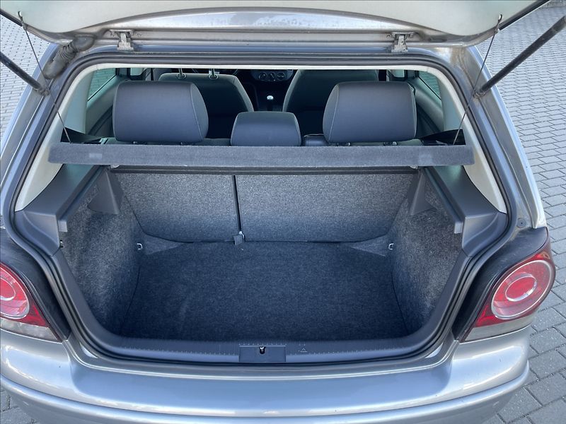 Volkswagen Polo 1,4 i 16V Kima ESP Tempomat - fotka 9 z 31