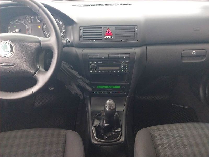 Škoda Octavia (2006) 1.6, po STK, za skvělou cenu - fotka 12 z 16