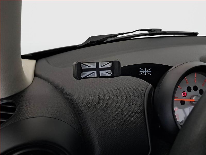Mini Countryman (2014) Cooper D, Tempomat - fotka 18 z 19