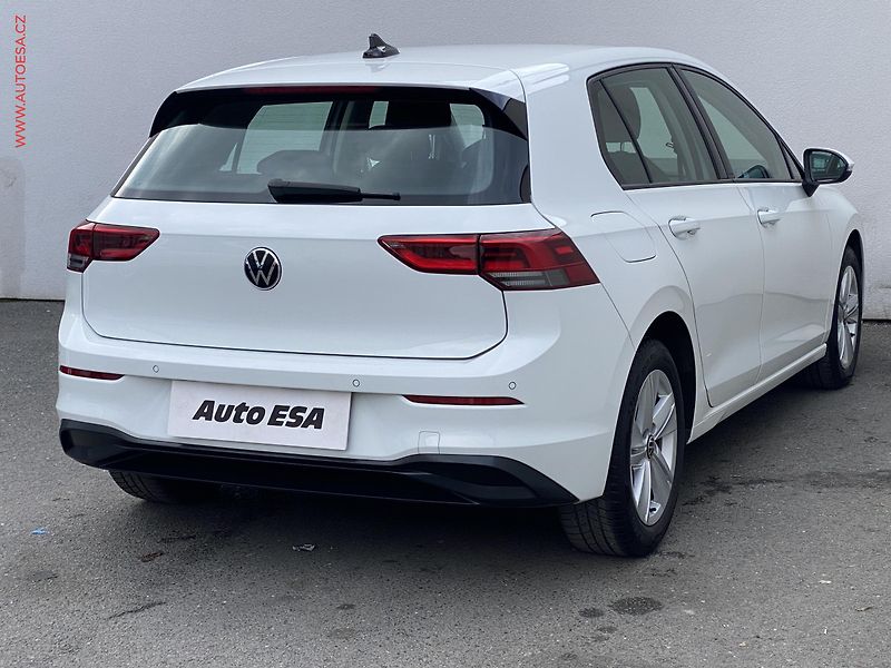 Volkswagen Golf (2020) 1.0TSi, ČR, Life, LED - fotka 4 z 18