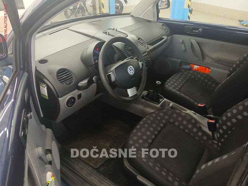Volkswagen New Beetle (2000) 2.0i - fotka 3 z 3