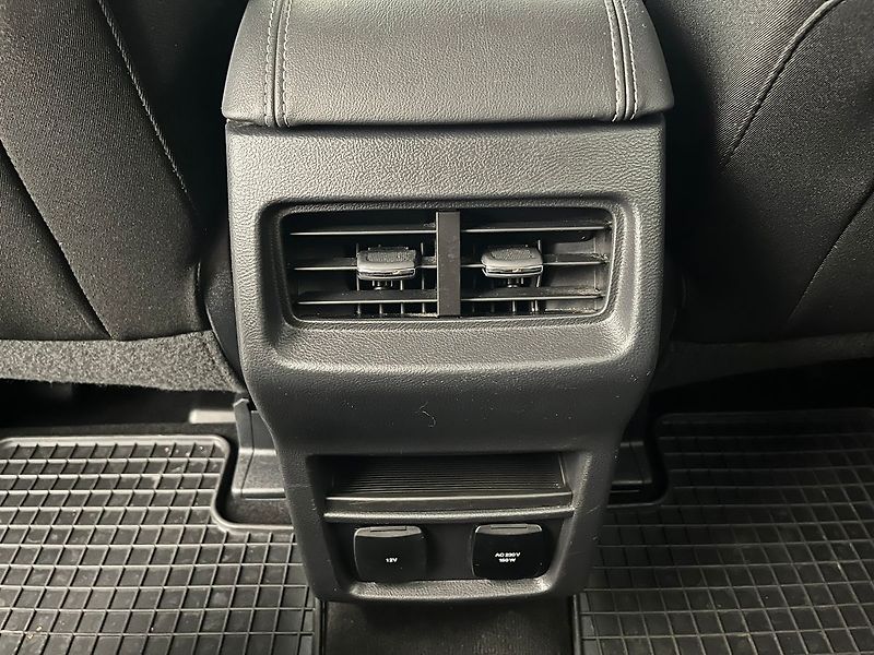 Ford Galaxy 2.5 HEV TITANIUM 7 míst - fotka 30 z 71