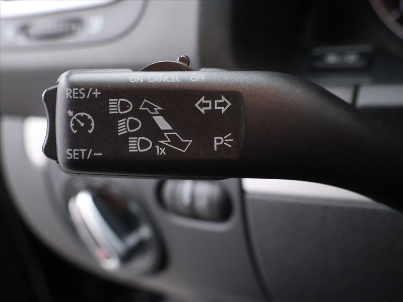 Volkswagen Scirocco 1,4 TSI 90kW Sport Xenon Pano - fotka 17 z 32