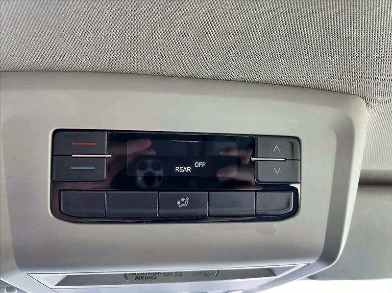 Volkswagen Caravelle 2,0 TDI 6.1 SWB TRENDLINE - fotka 22 z 24