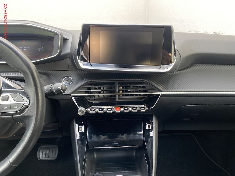 Peugeot 208 (2020) 1.2PT, Allure, AT - fotka 12 z 17