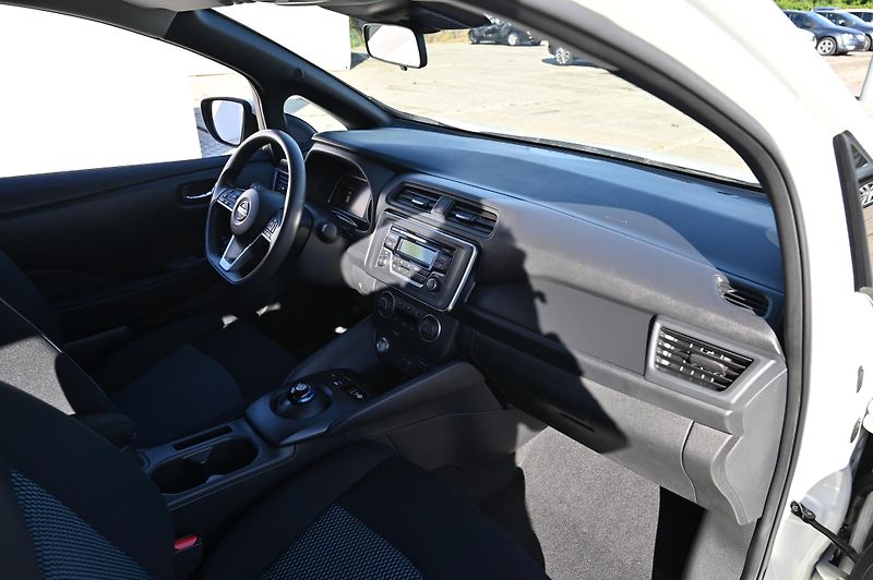 Nissan Leaf Basis 40kWH 110KW 3/2021 - fotka 25 z 34