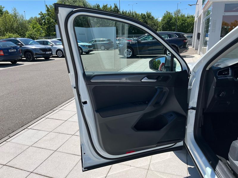 Volkswagen Tiguan Allspace 2,0 TDI 110 kW DSG Li - fotka 21 z 30