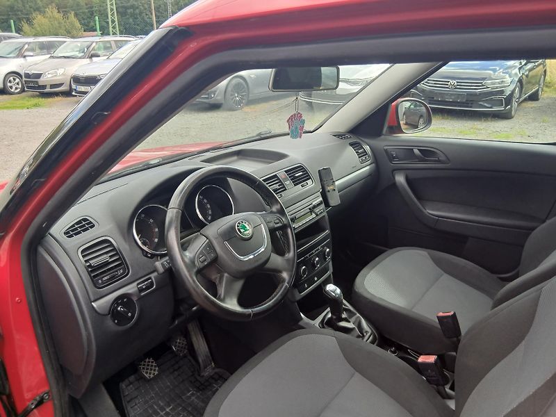 Škoda Yeti TSI, 4x4, nová STK - fotka 25 z 35