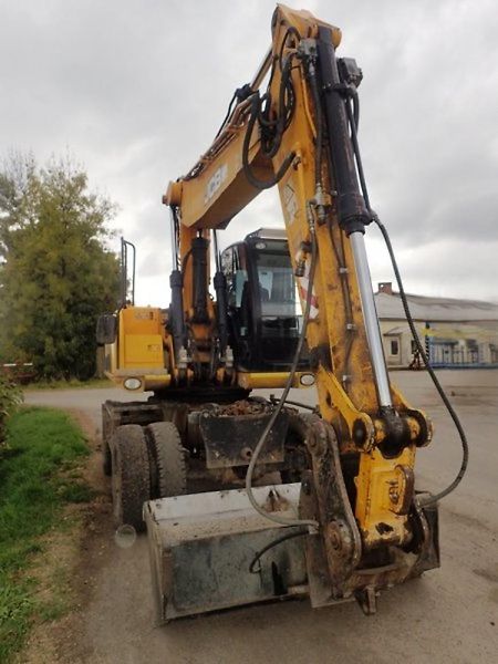 JCB (2011) 160W 17t bagr 5lopat SPZ - fotka 3 z 10