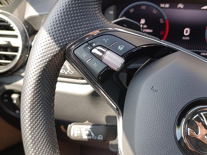 Škoda Fabia 1.0TSI DSG STYLE+ ČR 1.MAJITEL - fotka 28 z 33
