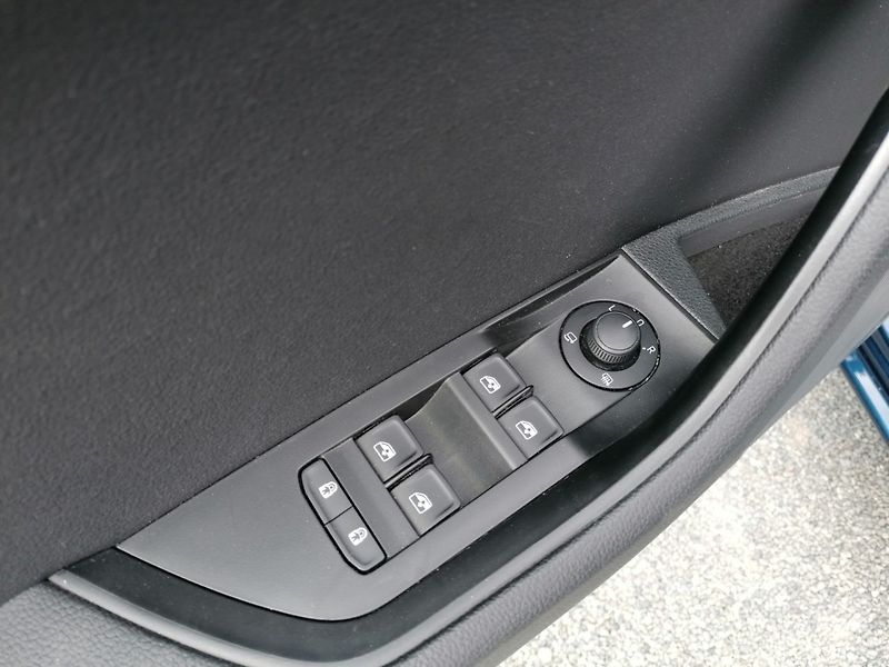 Škoda Superb (2022) IV 1.4 TSi PHEV 160kW - fotka 20 z 30