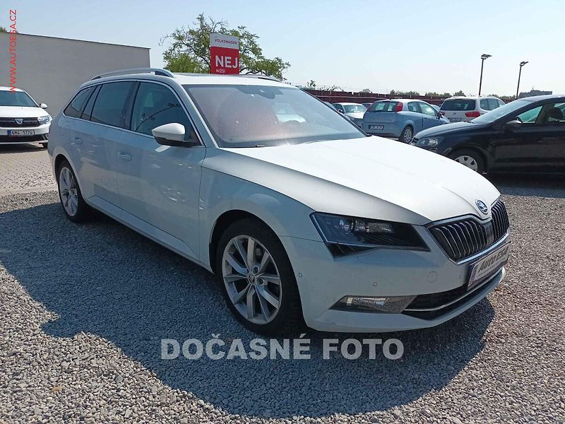Škoda Superb (2015) 1.6TDi, ČR, DSG, bixen - fotka 1 z 3