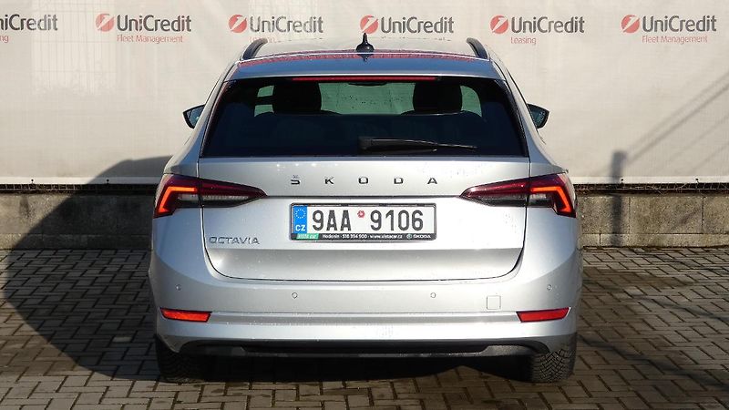 Škoda Octavia Combi 2,0 TDI Ambition - fotka 4 z 20