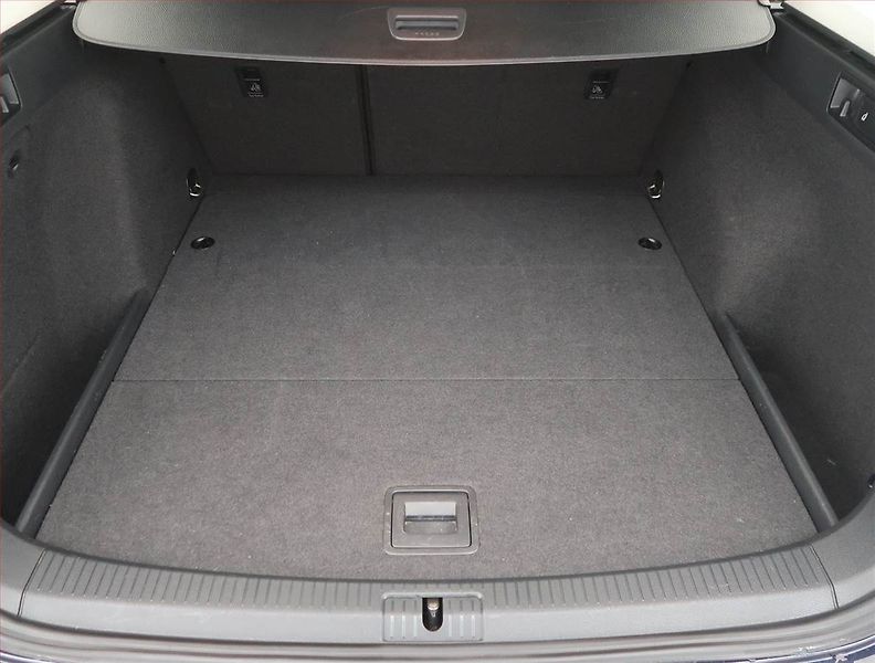 Volkswagen Golf (2016) 1.6 TDI, Xenony, Tempomat - fotka 13 z 14