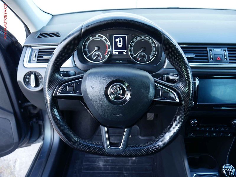 Škoda Rapid (2018) 1.0 TSI, ČR, AC, panor. - fotka 14 z 18
