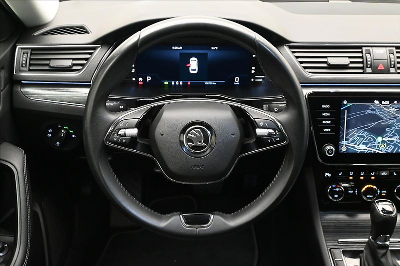 Škoda Superb 2,0 TDI 147KW DSG STYLE Záruka - fotka 18 z 33