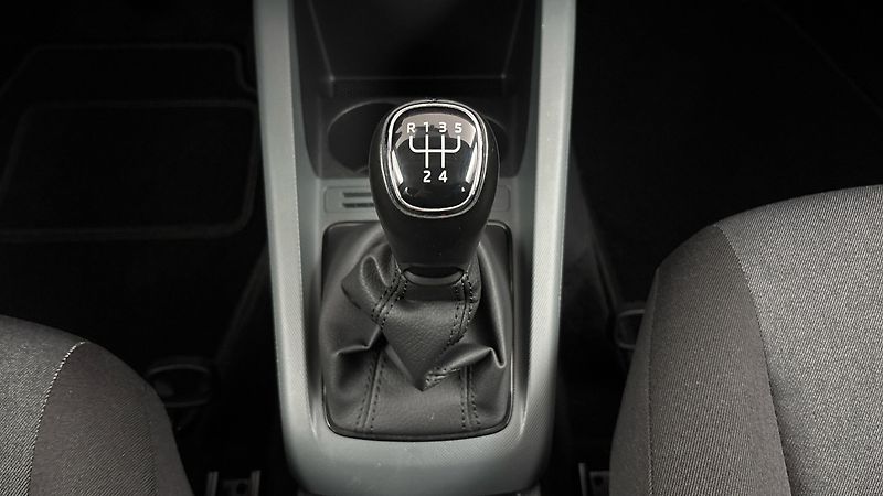 Škoda Fabia 1.0 TSI Active - fotka 23 z 23