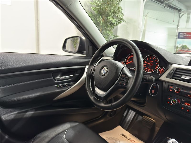 BMW Řada 3 2,0   320i 135KW BI-XEN KŮŽE T - fotka 26 z 46